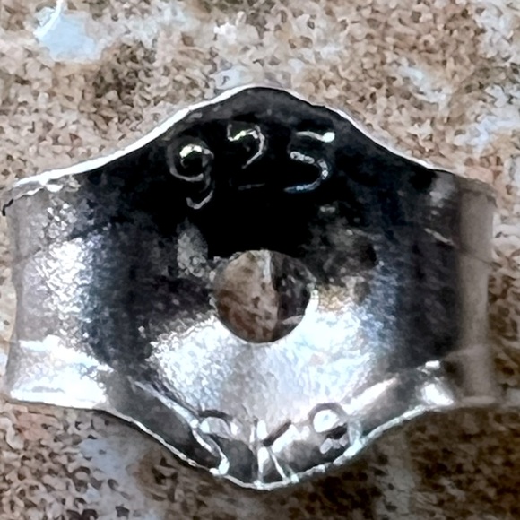 New Diamond 1/10 ct sterling silver earning - Picture 5 of 13